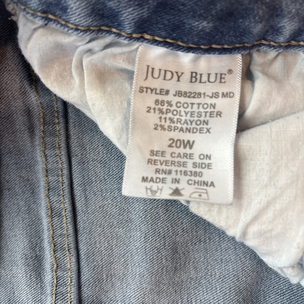 Judy Blue Boyfriend Fit Jeans Women‎ 20W Light Wash Distressed JB82281-JS MD - Picture 4 of 10